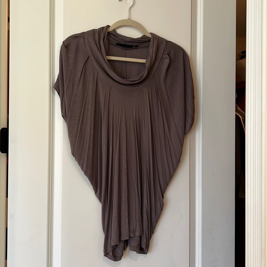 Threads Top